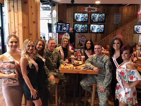 Hooters Honors Military on Veterans Day with Free Meal