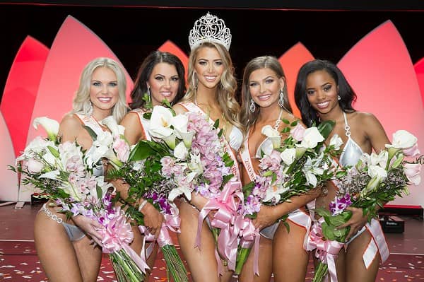 Hooters Takes Over Charlotte Motor Speedway This Memorial Day Weekend to Crown 2018 Miss Hooters International
