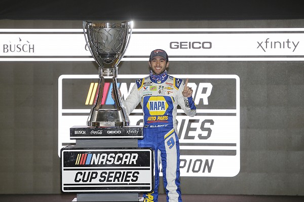 Chase Elliott Wins the NASCAR Cup Series Championship, Meaning America Wins Big with Free Wings at Hooters