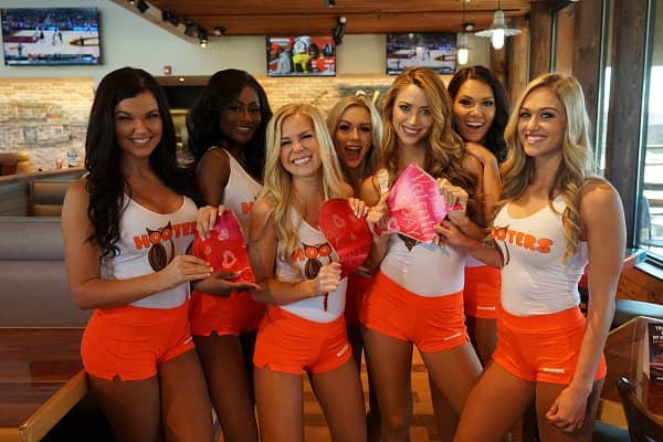 Shred ’Em and Forget ‘Em for Free Wings at Hooters this Valentine’s Day